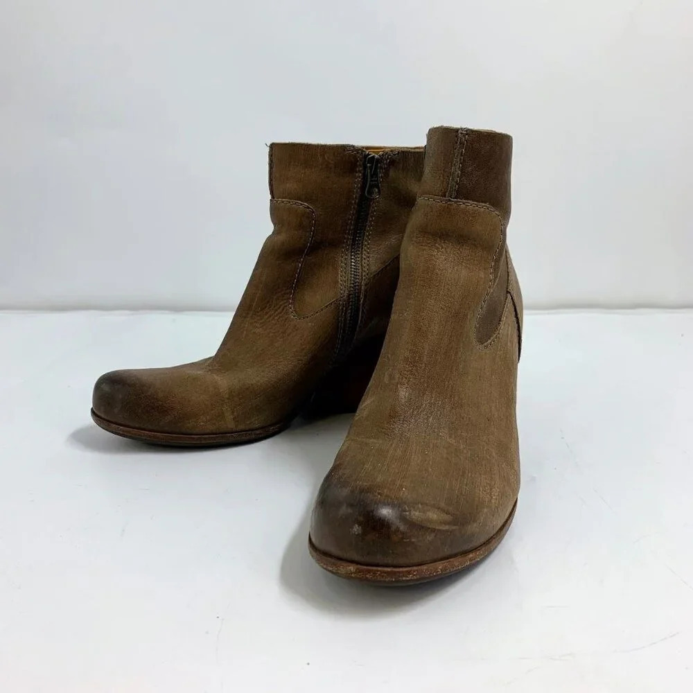 Kork Ease Women's Michelle Leather Side‎ Zip Wedge Bootie Size 8.5
